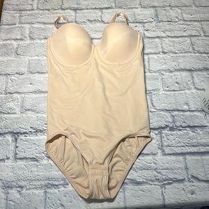 Flexees Bodysuit Body Shaper Nude Strapless Sculpted Cups V Back Boning Size 38B